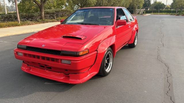 Toyota-corolla-1986-red-2