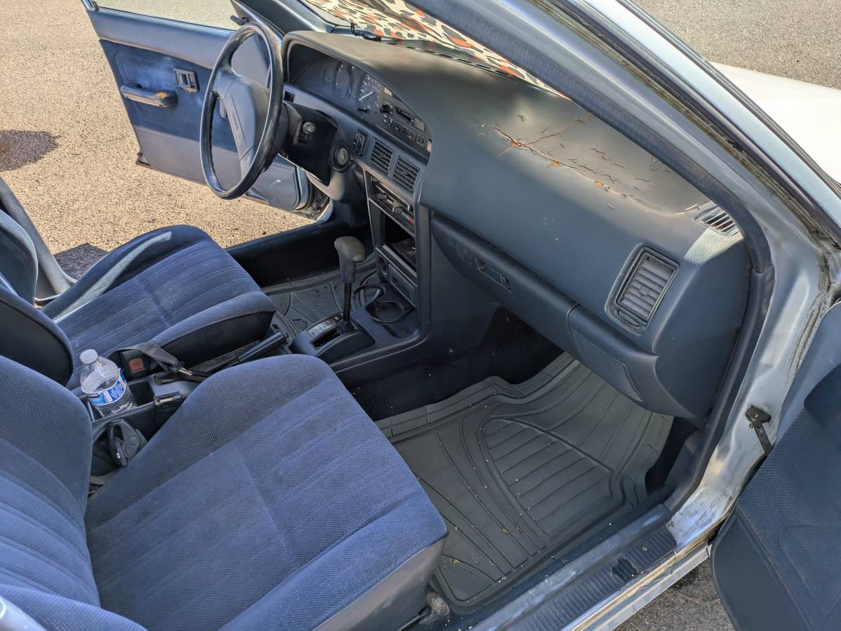 Toyota-corolla-1992-10