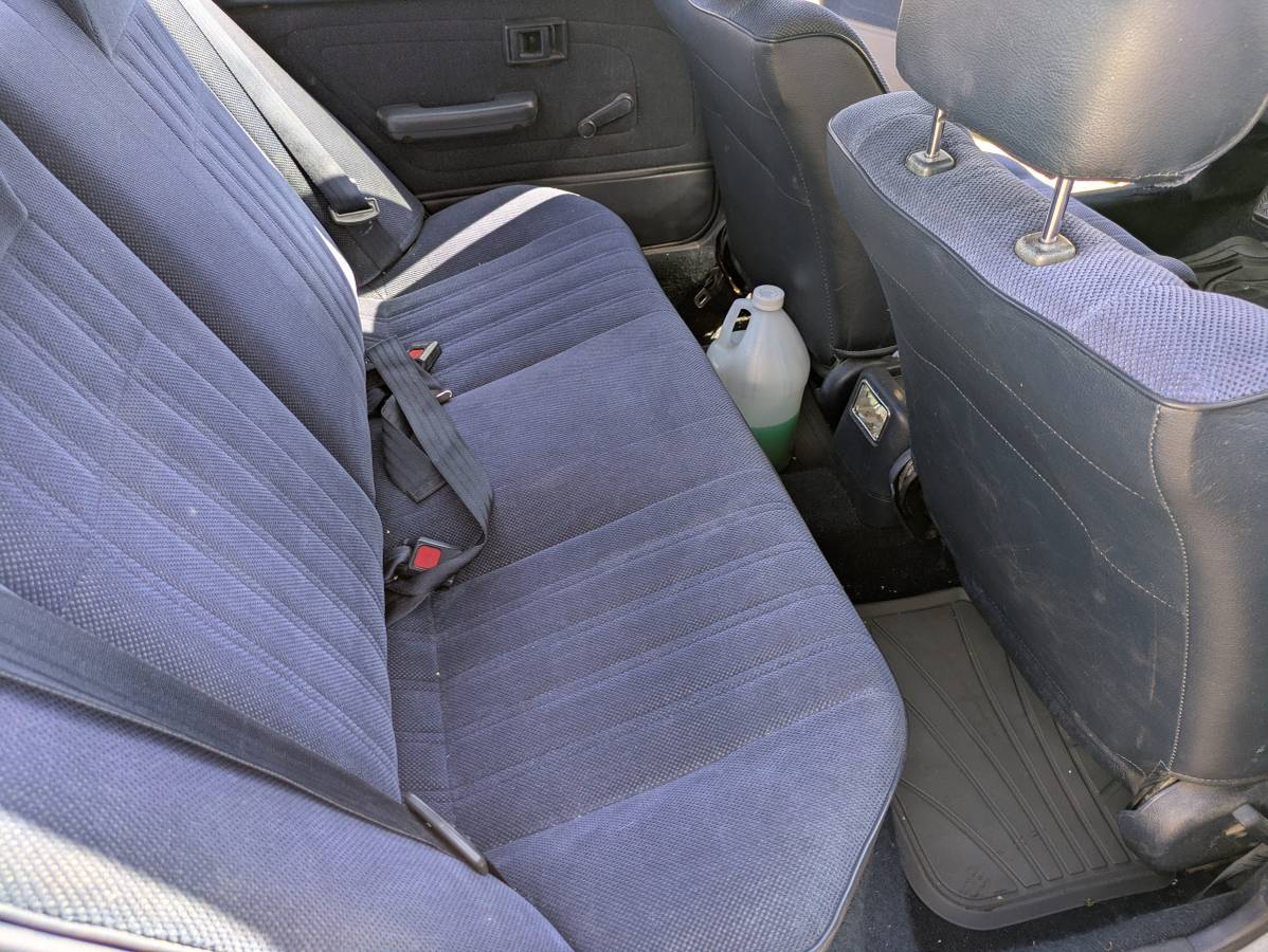 Toyota-corolla-1992-15