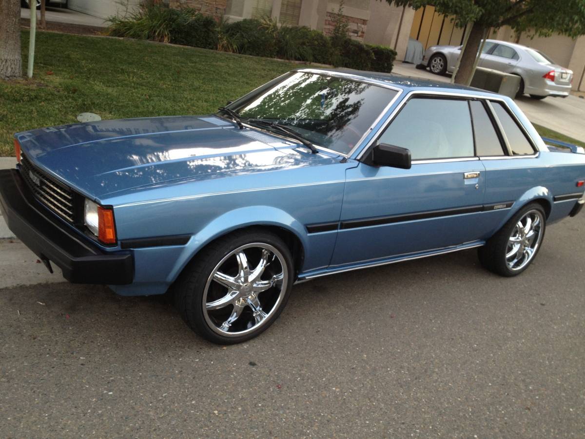 Toyota-corolla-2-door-coup-1982-blue-1