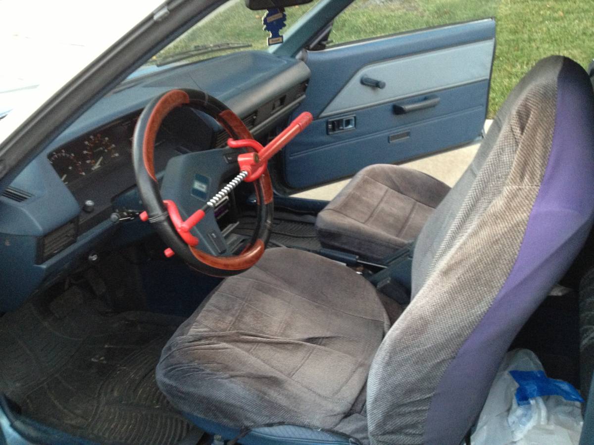 Toyota-corolla-2-door-coup-1982-blue-7