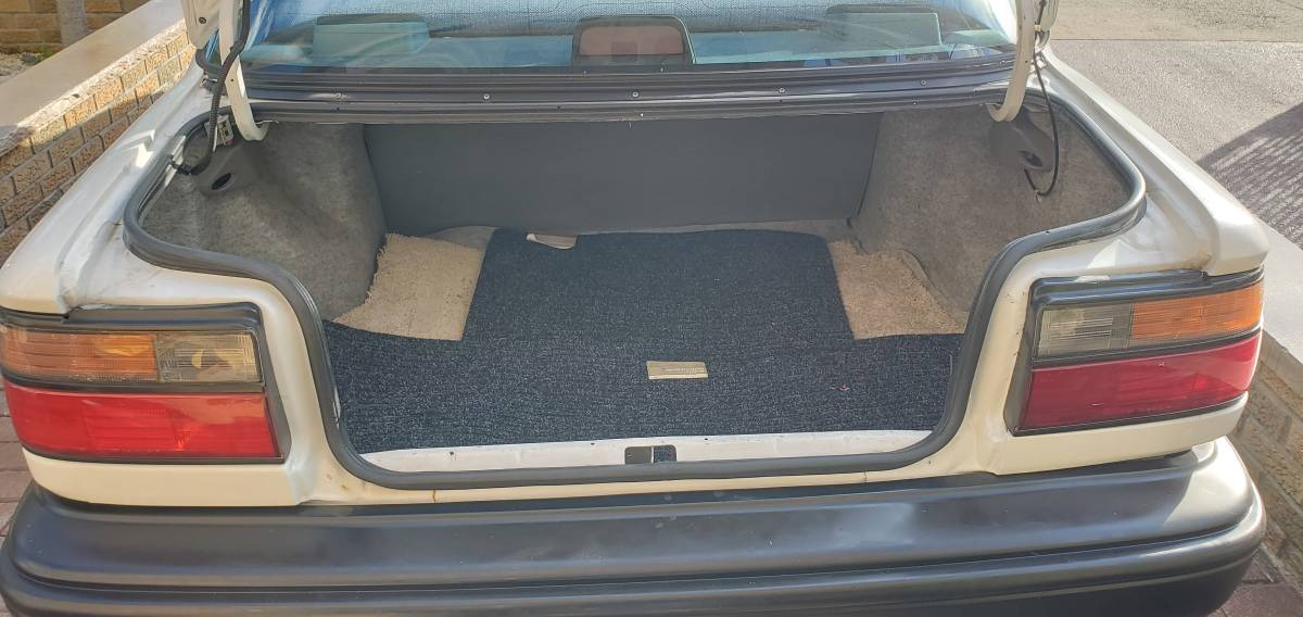 Toyota-corolla-4dr-sedan-1990-white-4