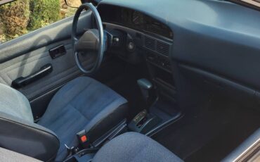 Toyota-corolla-4dr-sedan-1990-white-6