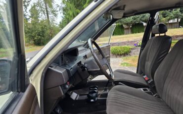 Toyota-corolla-deluxe-diesel-1985-yellow-12