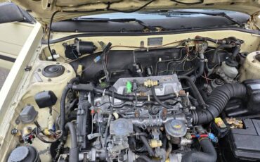 Toyota-corolla-deluxe-diesel-1985-yellow-15