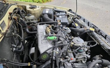 Toyota-corolla-deluxe-diesel-1985-yellow-17