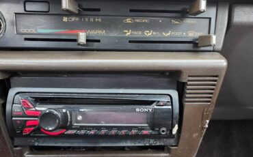 Toyota-corolla-deluxe-diesel-1985-yellow-23