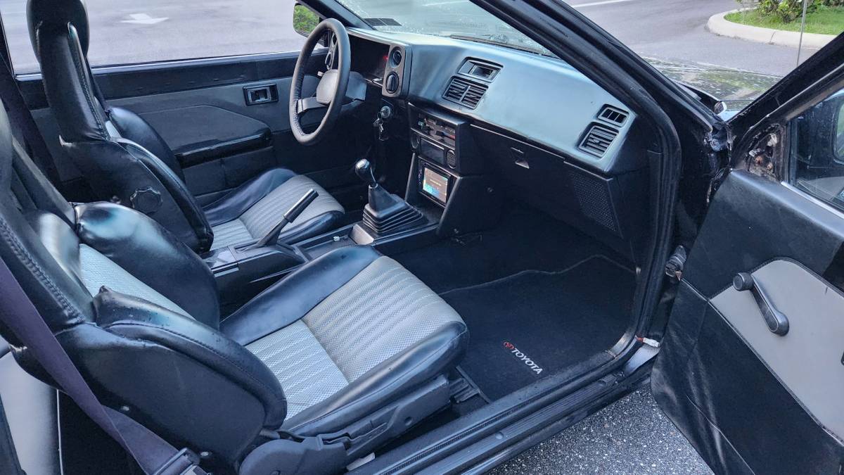 Toyota-corolla-gts-twin-cam-1986-black-12