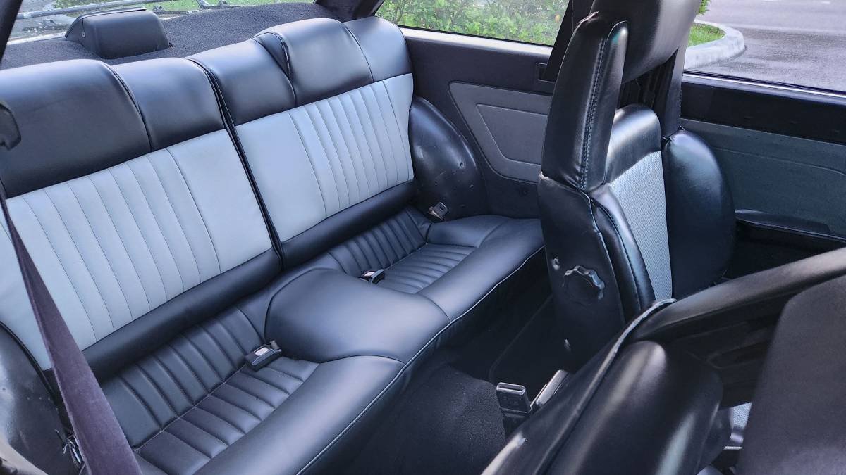 Toyota-corolla-gts-twin-cam-1986-black-13