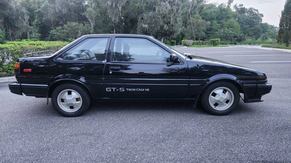 Toyota-corolla-gts-twin-cam-1986-black-3