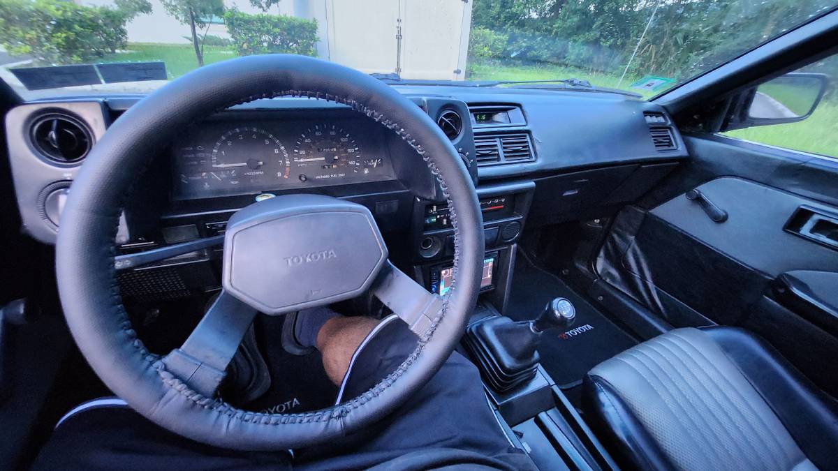 Toyota-corolla-gts-twin-cam-1986-black-9