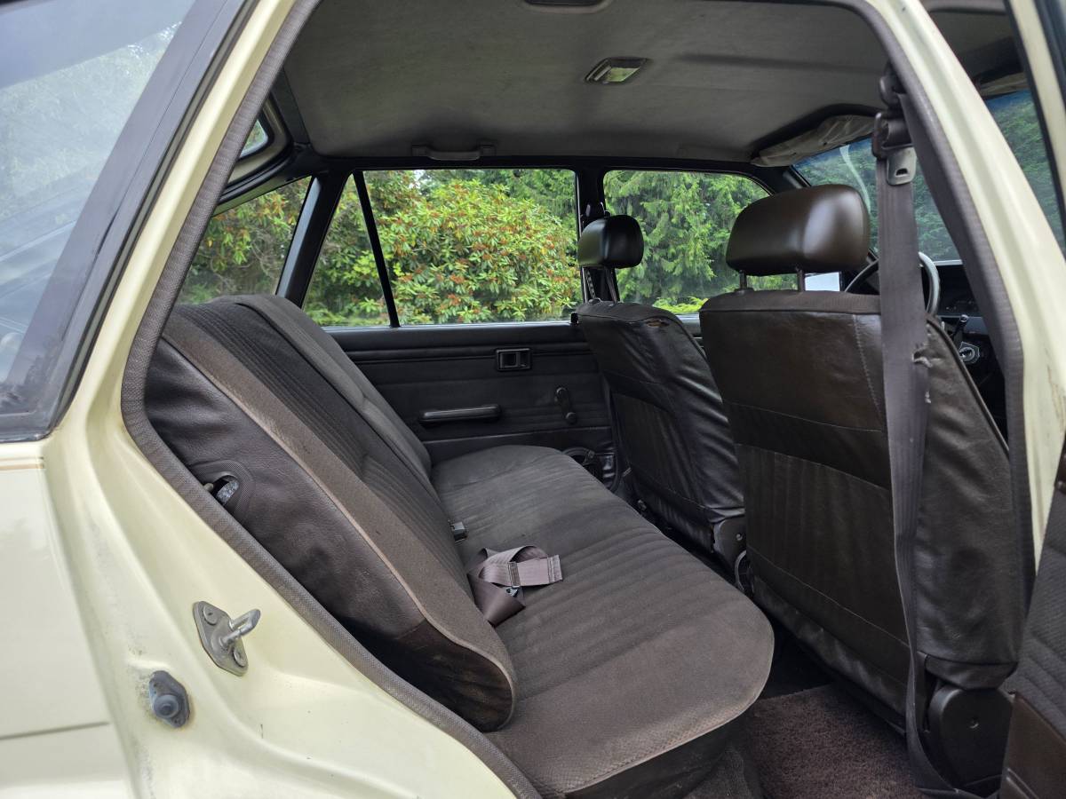 Toyota-corolla-hatchback-diesel-1985-yellow-7