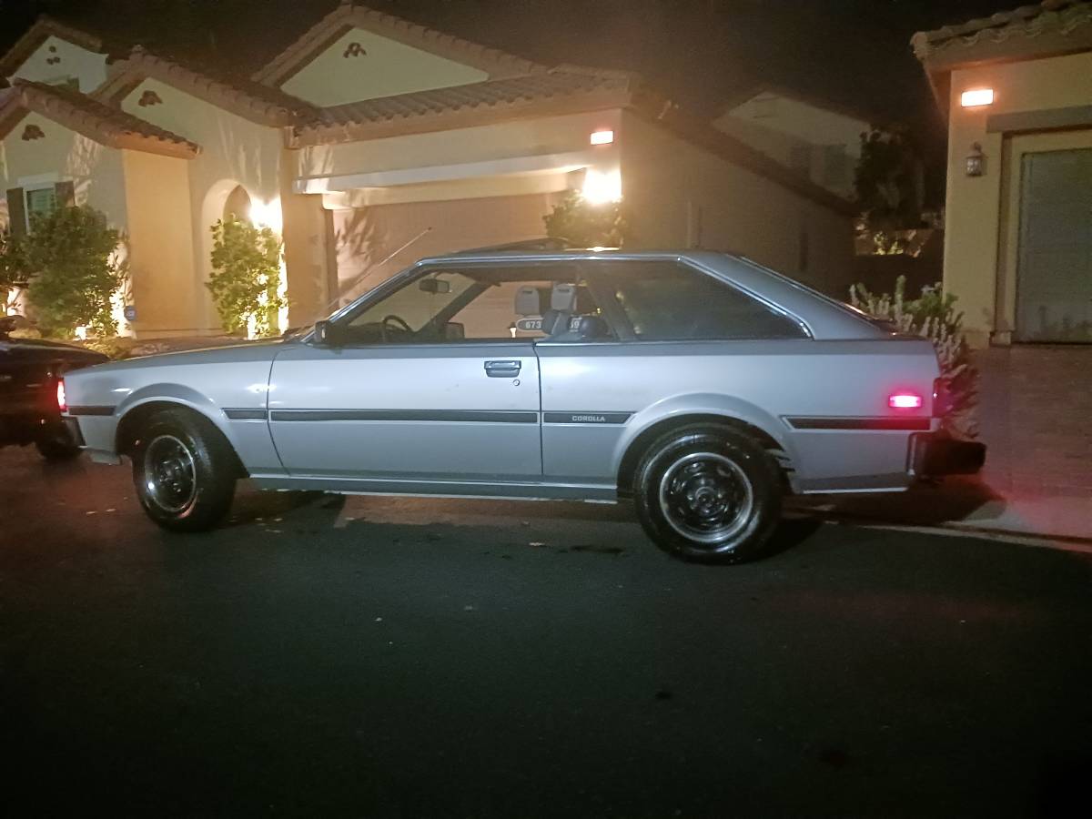 Toyota-corolla-lb-1983-grey-9