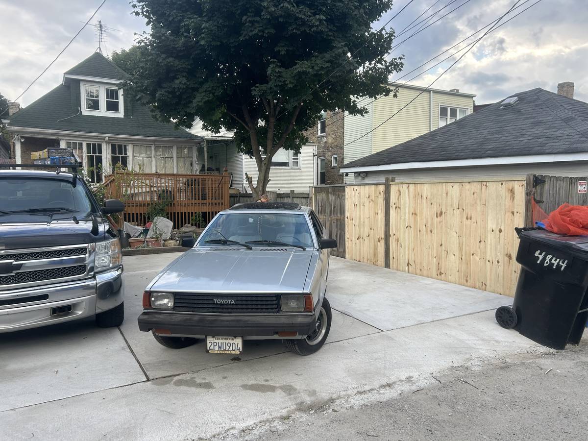 Toyota-corolla-lb-1983-grey
