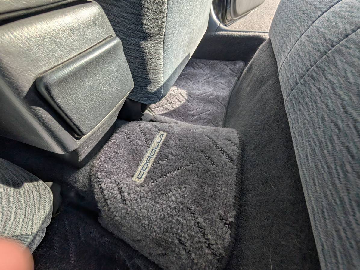 Toyota-corolla-se-diesel-1991-blue-10