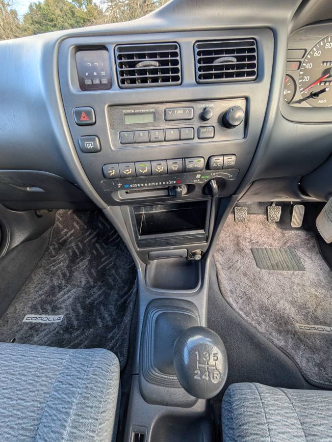 Toyota-corolla-se-diesel-1991-blue-11