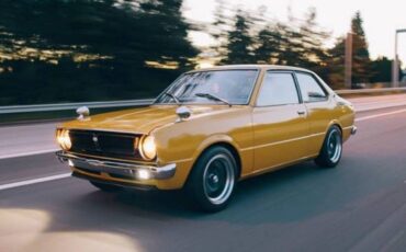 Toyota-corolla-te31-1977-yellow-3
