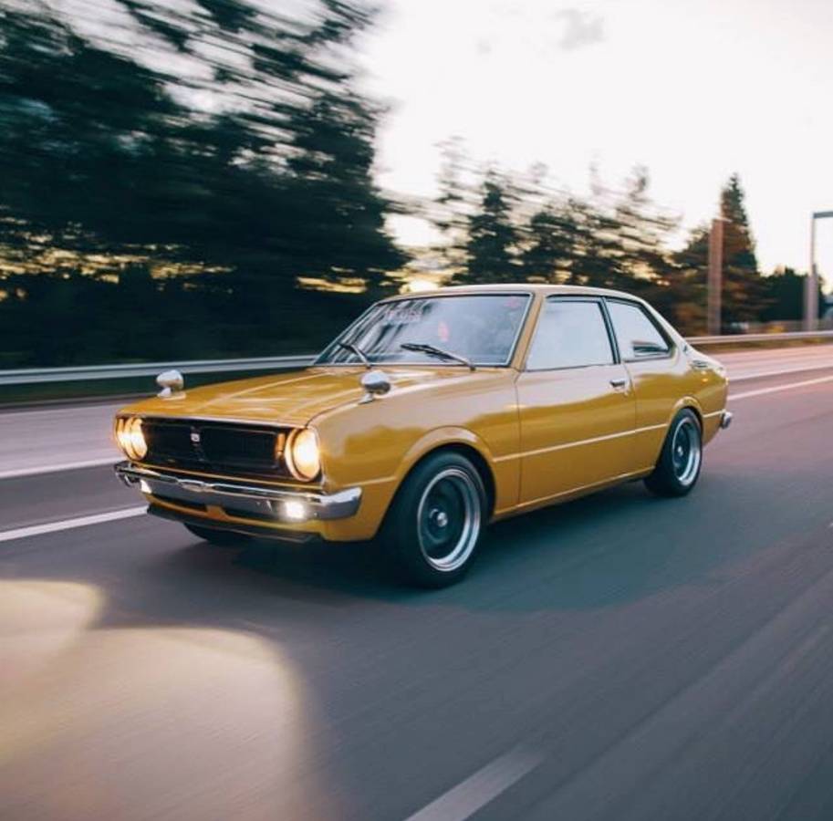 Toyota-corolla-te31-1977-yellow-3