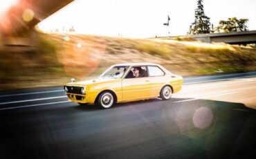 Toyota-corolla-te31-1977-yellow