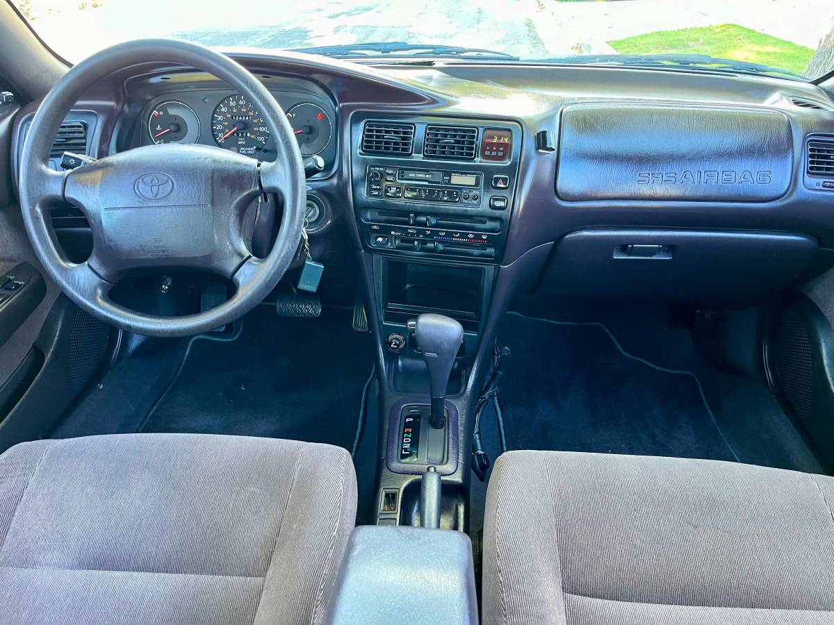 Toyota-corolla-wagon-1994-10
