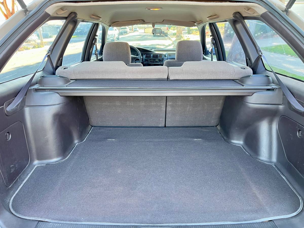 Toyota-corolla-wagon-1994-11