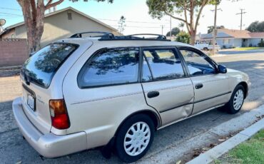 Toyota-corolla-wagon-1994-2