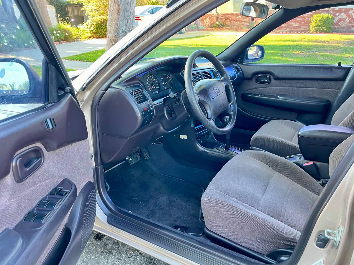 Toyota-corolla-wagon-1994-4