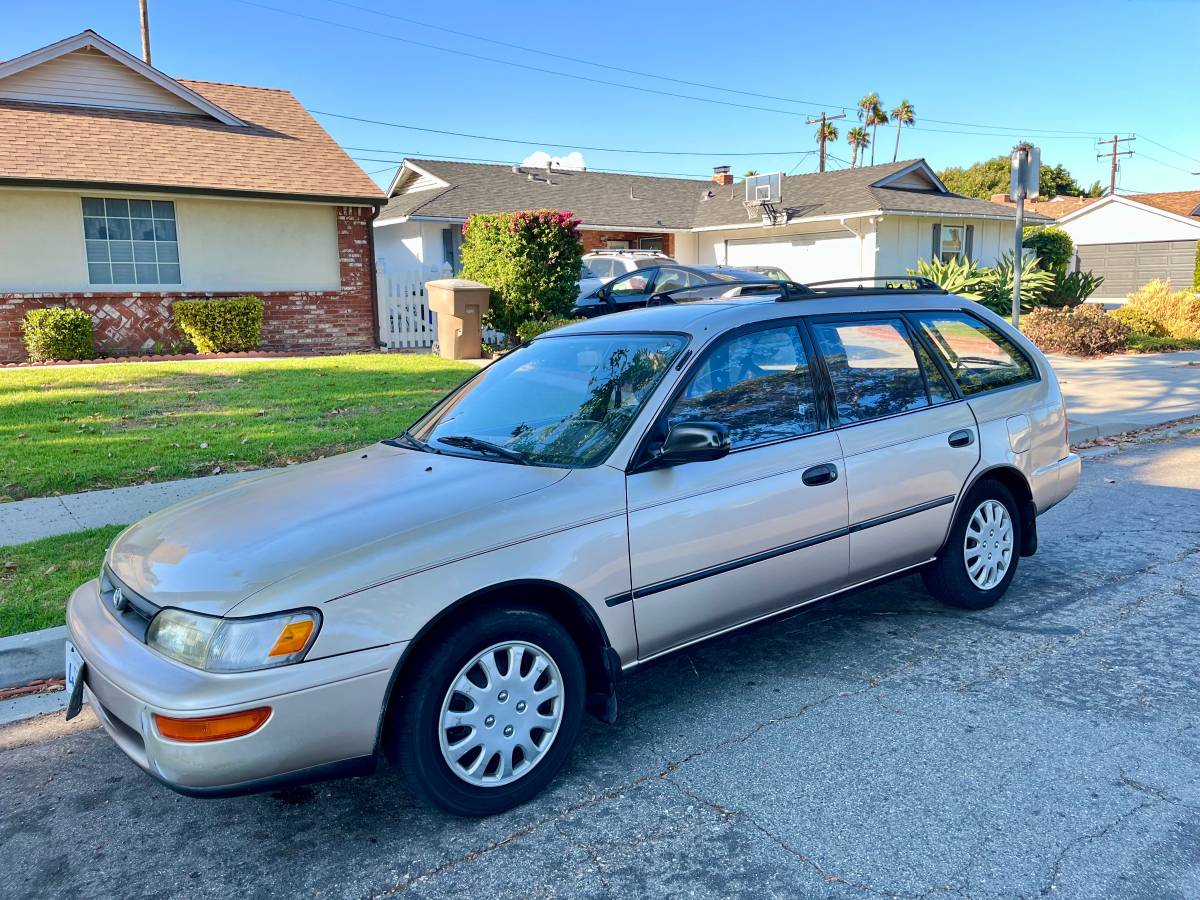 Toyota-corolla-wagon-1994