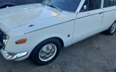Toyota-corona-1971-white-1