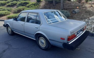 Toyota-corona-luxury-edition-1982-blue-1