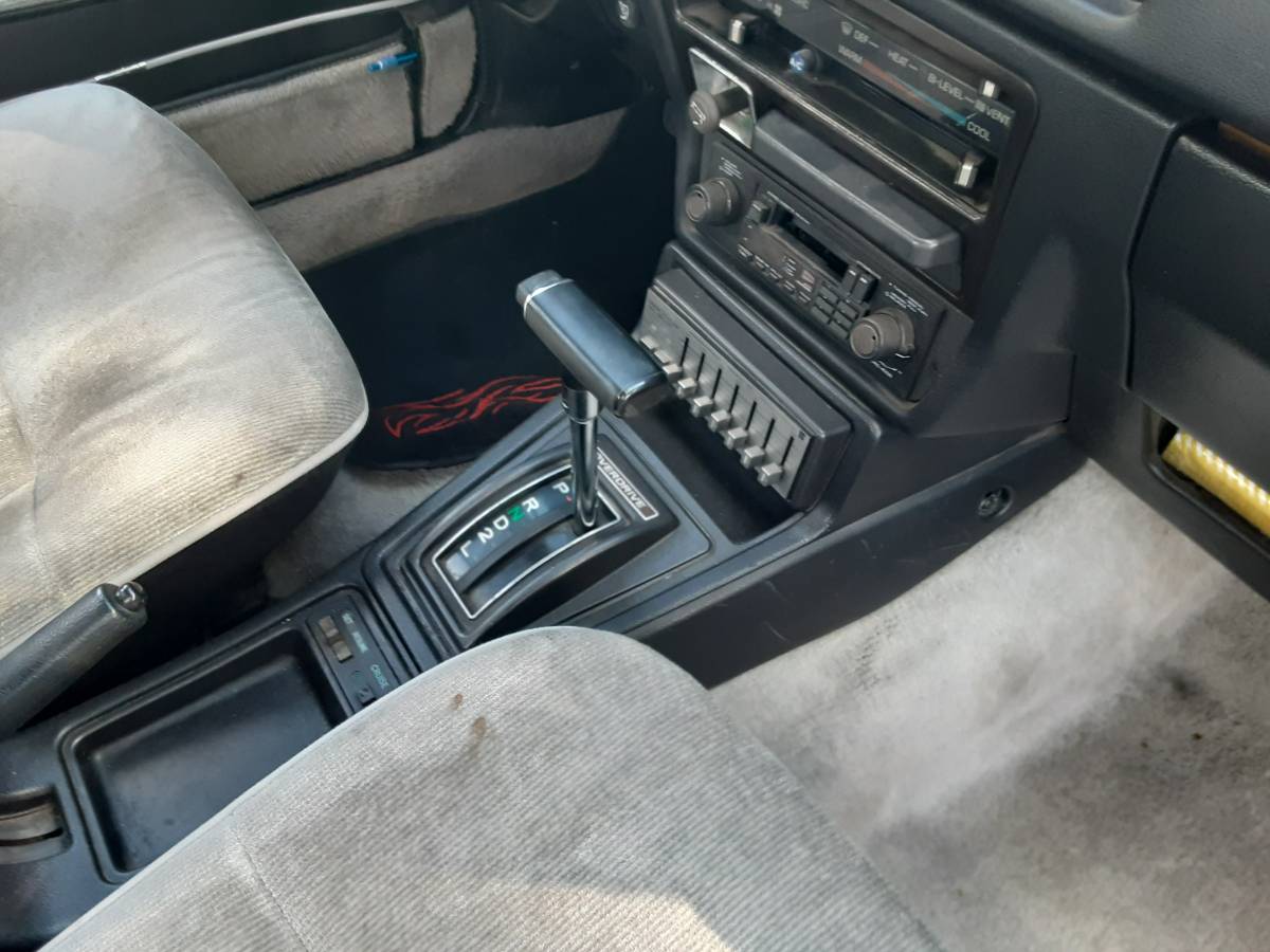 Toyota-corona-luxury-edition-1982-blue-12