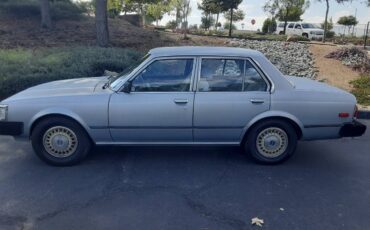 Toyota-corona-luxury-edition-1982-blue-3