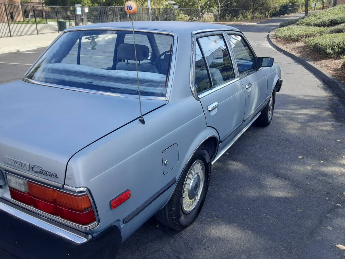Toyota-corona-luxury-edition-1982-blue-6