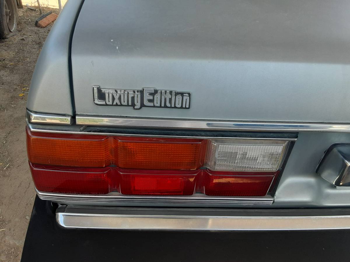 Toyota-corona-luxury-edition-1982-blue-7