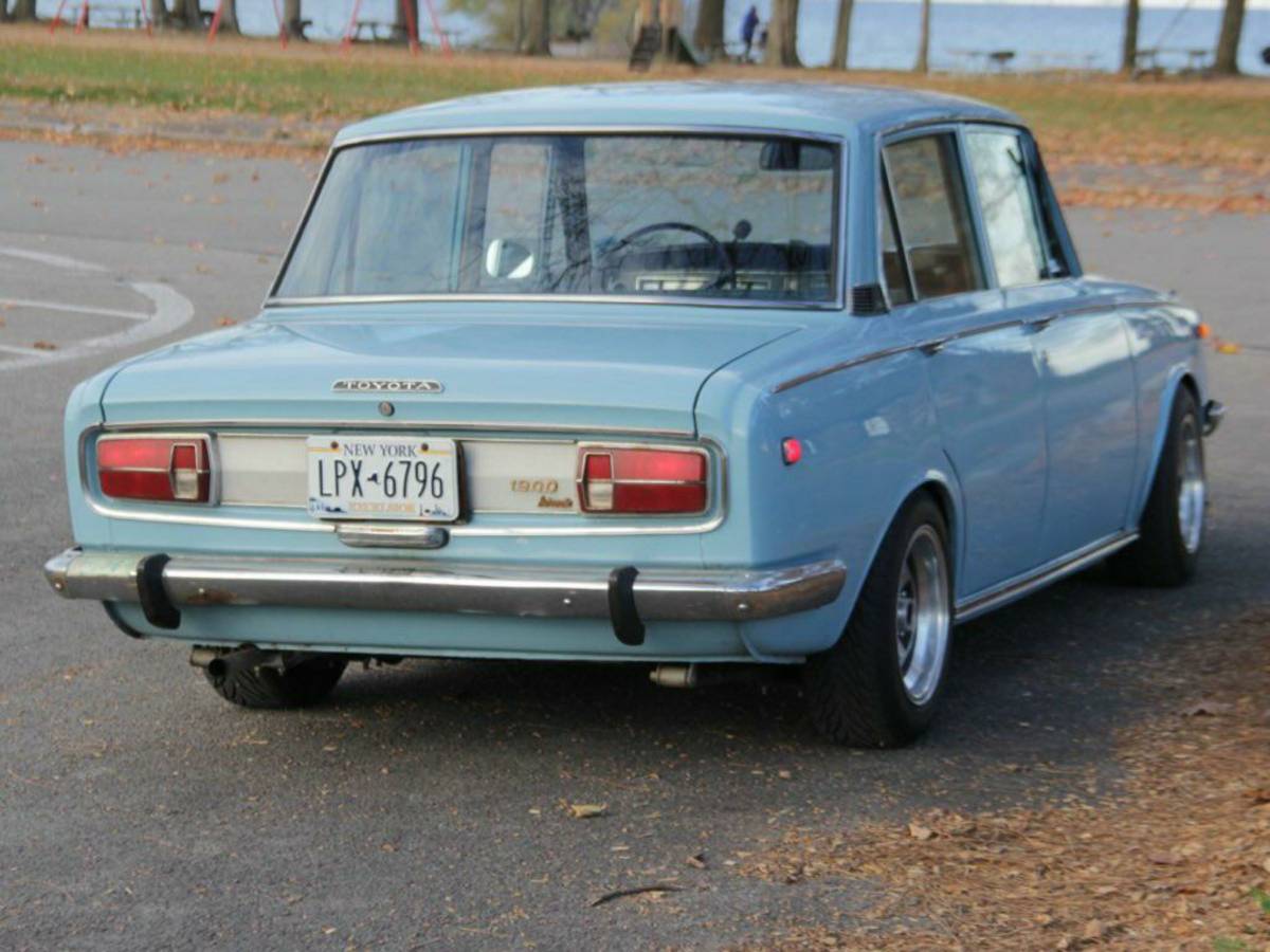 Toyota-corona-rt40-1968-blue-13