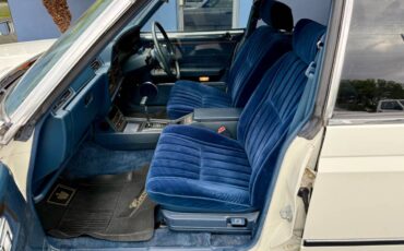 Toyota-crown-diesel-1982-white-14