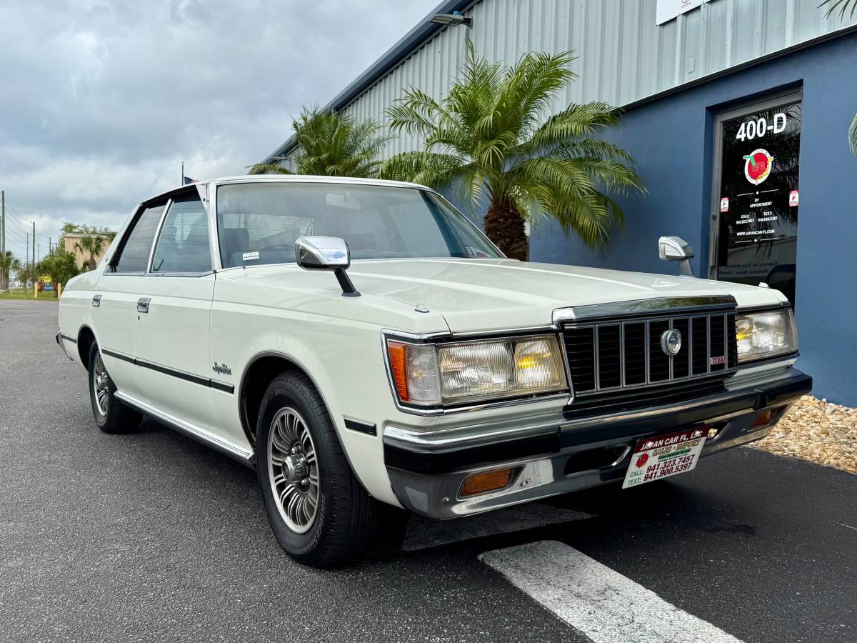 Toyota-crown-diesel-1982-white