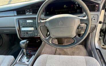 Toyota-crown-majesta-1995-silver-14