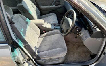 Toyota-crown-majesta-1995-silver-15