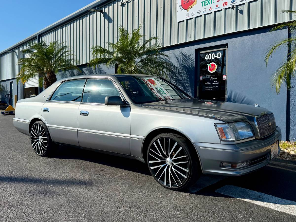 Toyota-crown-majesta-1995-silver-2