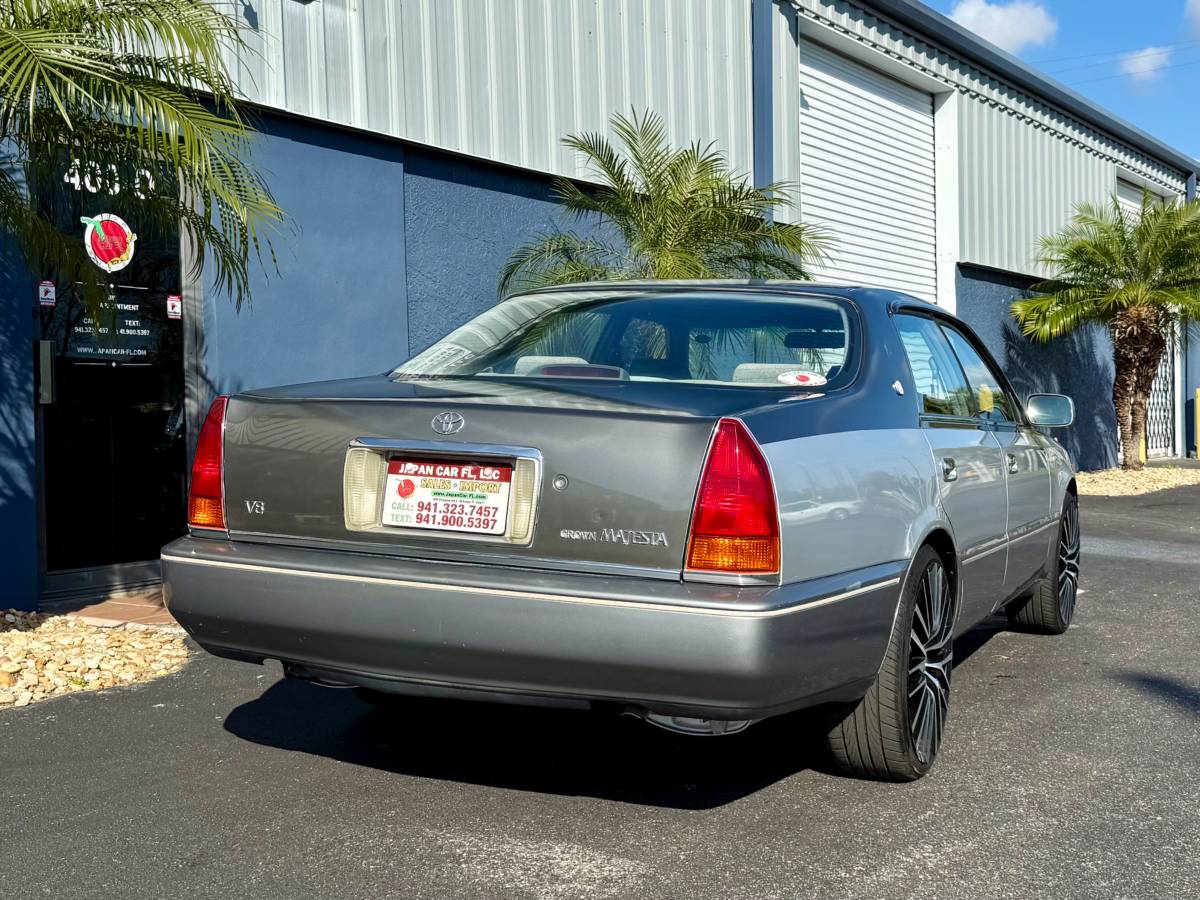 Toyota-crown-majesta-1995-silver-6