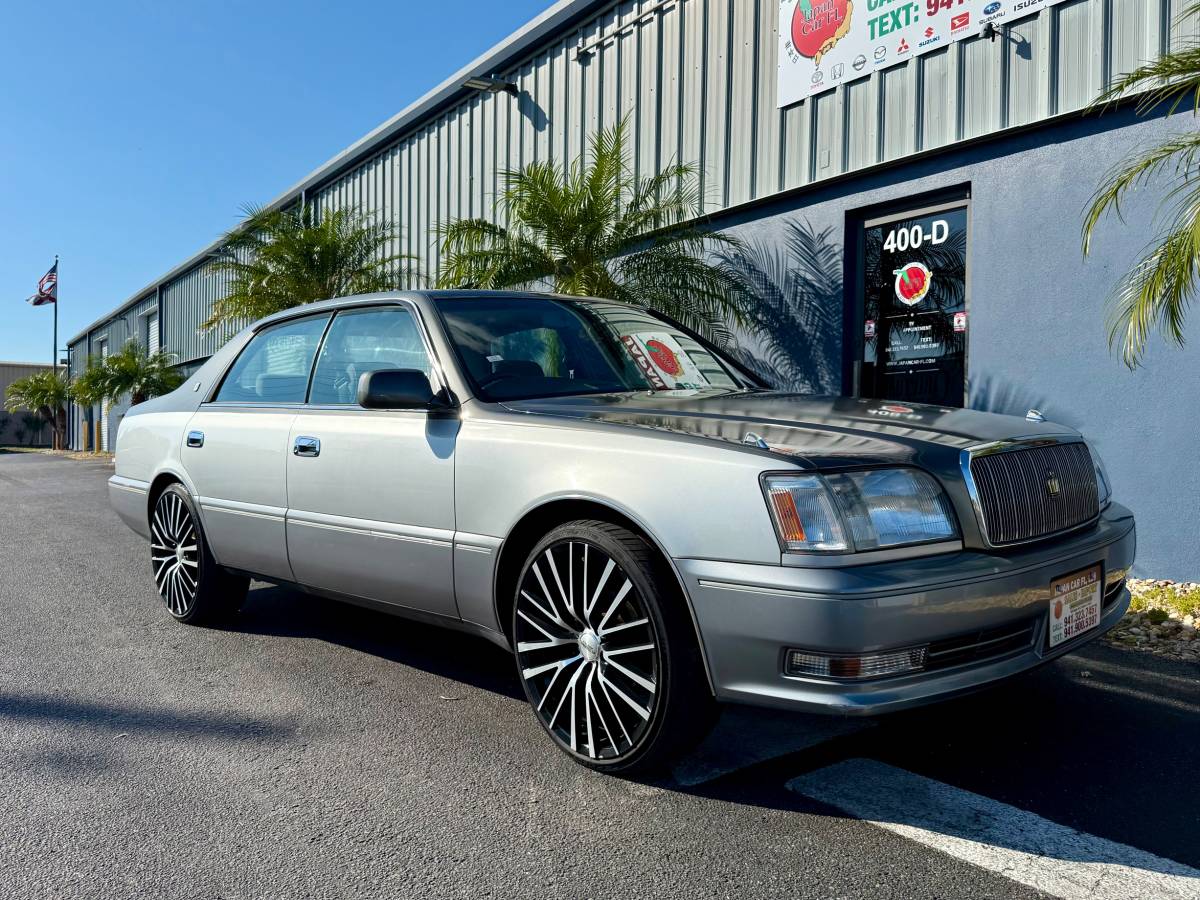 Toyota-crown-majesta-1995-silver