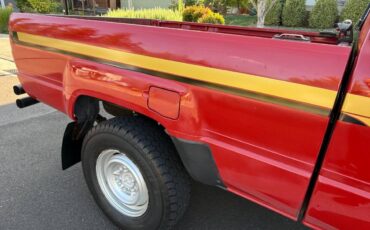 Toyota-deluxe-pickup-x-cab-4x4-1986-red-11