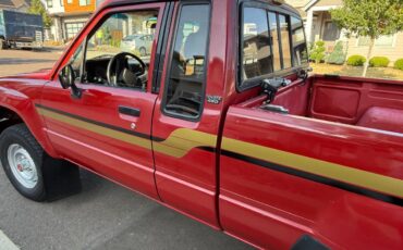 Toyota-deluxe-pickup-x-cab-4x4-1986-red-17