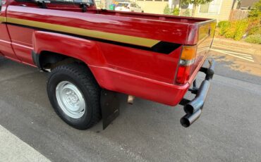 Toyota-deluxe-pickup-x-cab-4x4-1986-red-18
