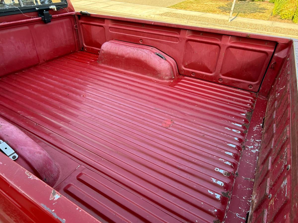 Toyota-deluxe-pickup-x-cab-4x4-1986-red-20