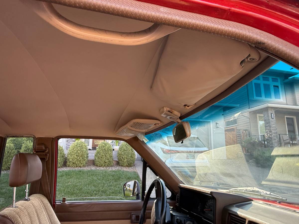 Toyota-deluxe-pickup-x-cab-4x4-1986-red-21