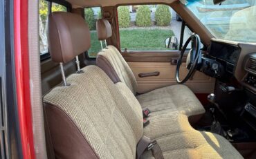 Toyota-deluxe-pickup-x-cab-4x4-1986-red-22