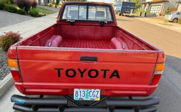 Toyota-deluxe-pickup-x-cab-4x4-1986-red-23