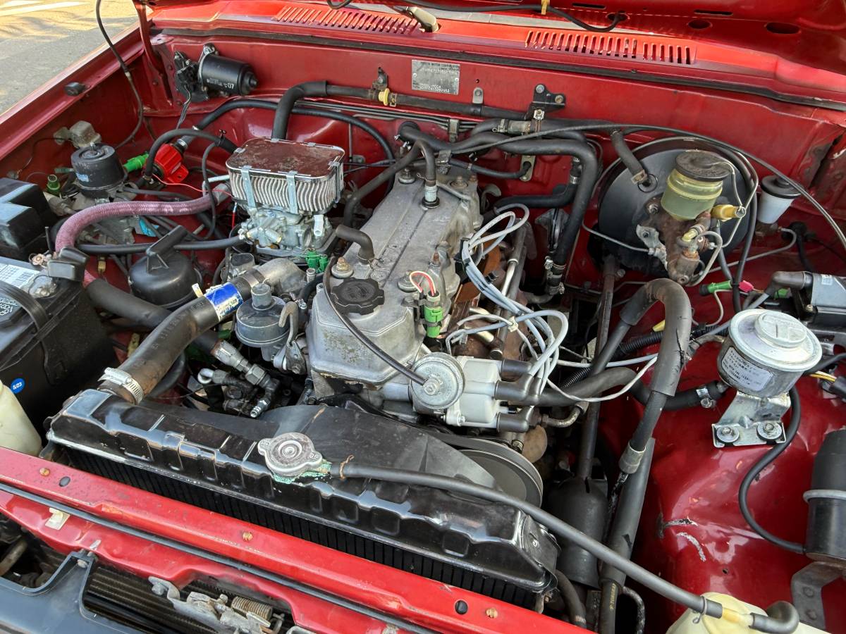 Toyota-deluxe-pickup-x-cab-4x4-1986-red-6